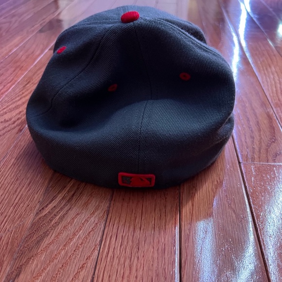 Fitted Yankees Cap - Picture 3 of 6